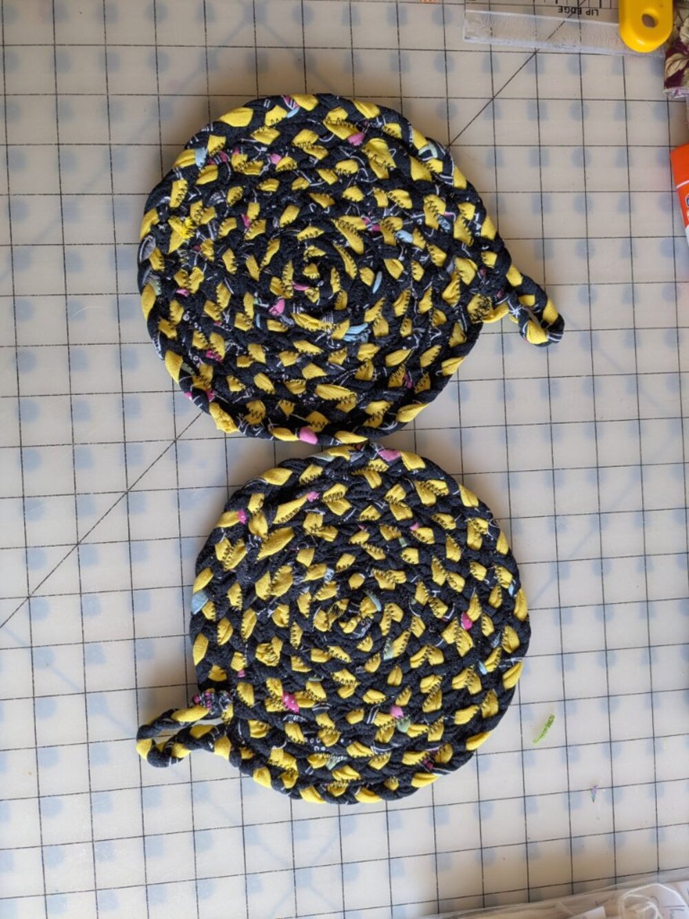 Set of Two Handmade Pot Holders Rag Rug Style - Picture 3 of 5